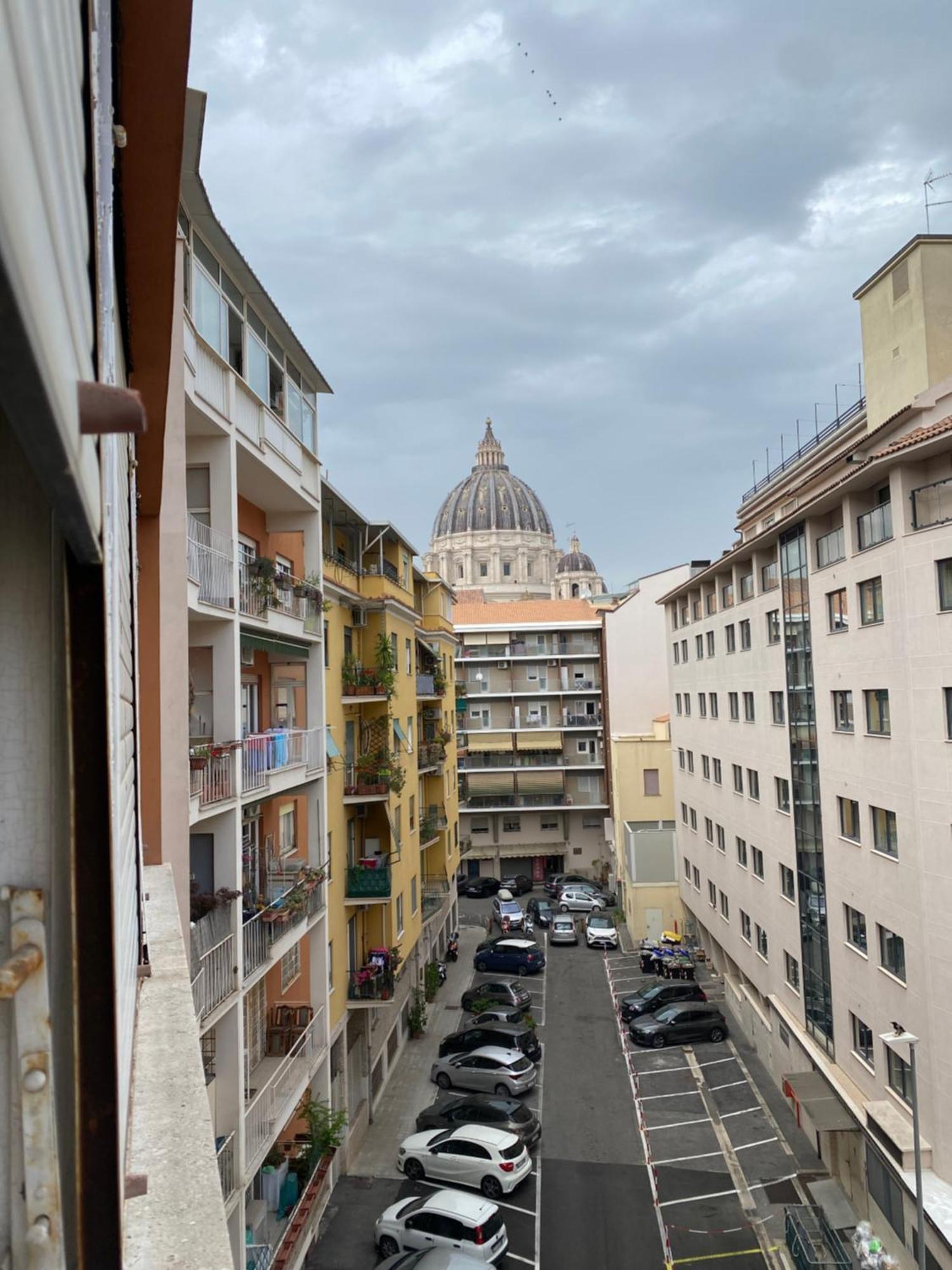 Near San Pietro And Vaticano Roma